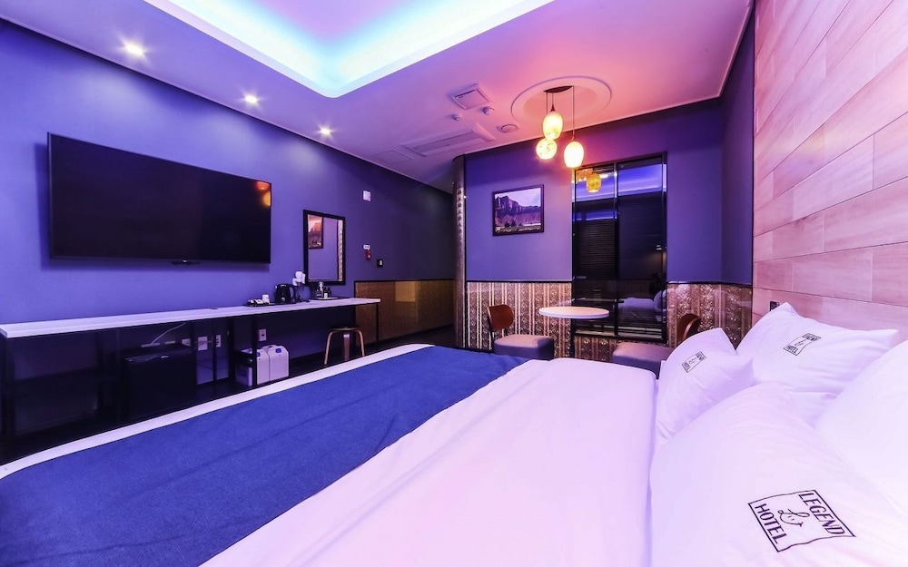Royal Double Room, Non Smoking - Photo 6