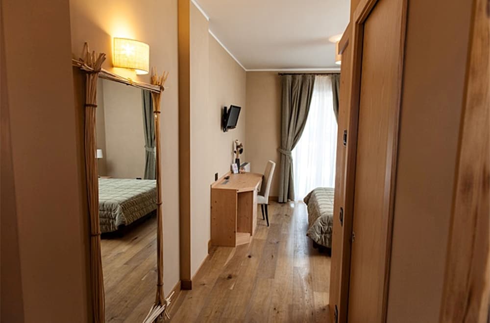 Standard Triple Room, Mountain View photo 3