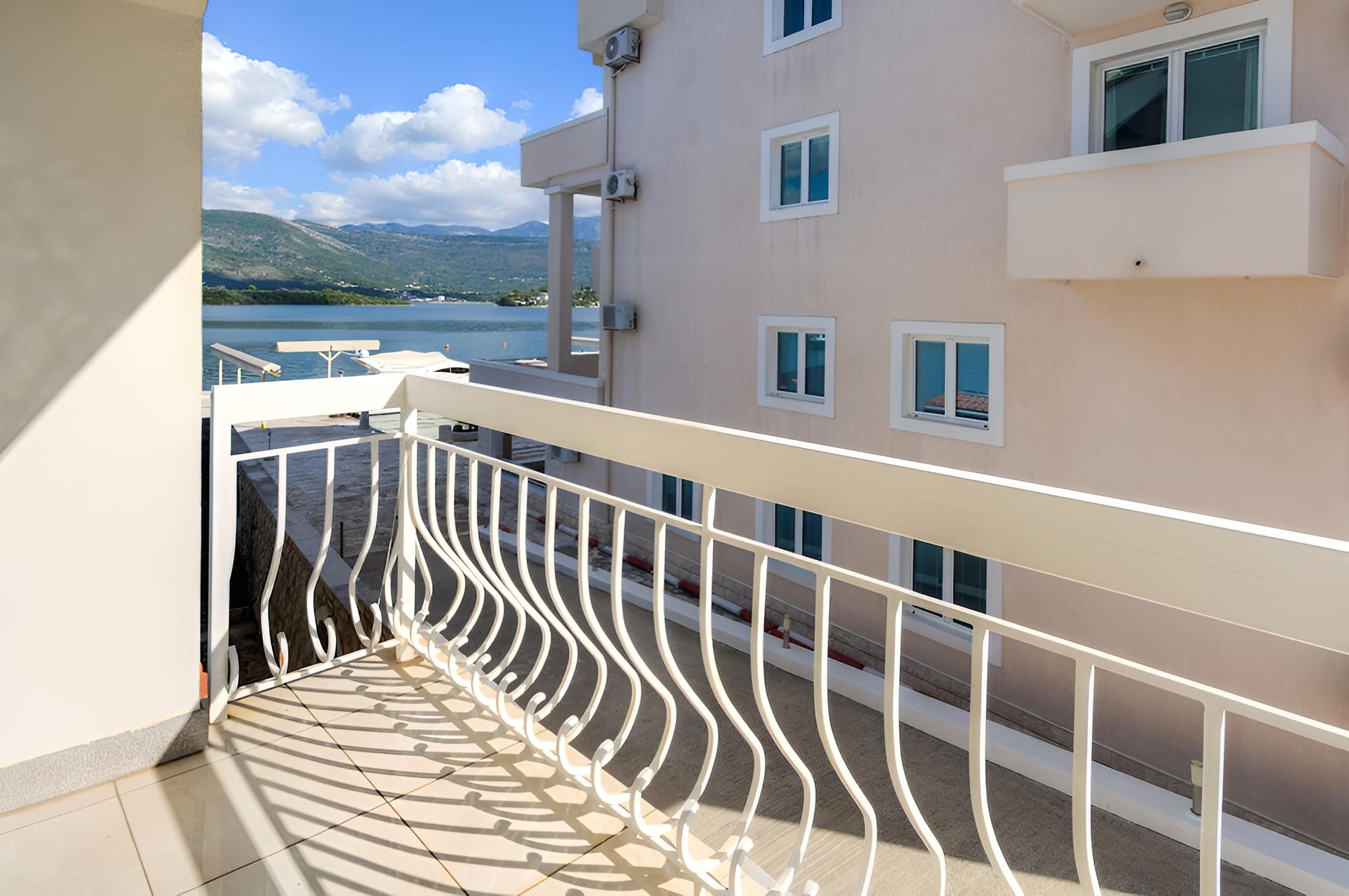 Apartment, 1 Bedroom, Terrace, Partial Sea View