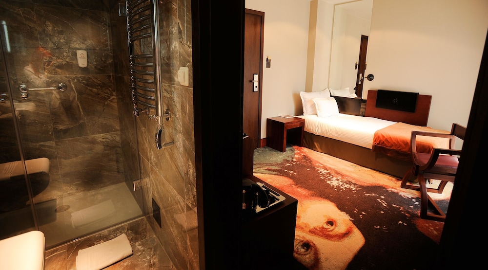 Single Room - Photo 3