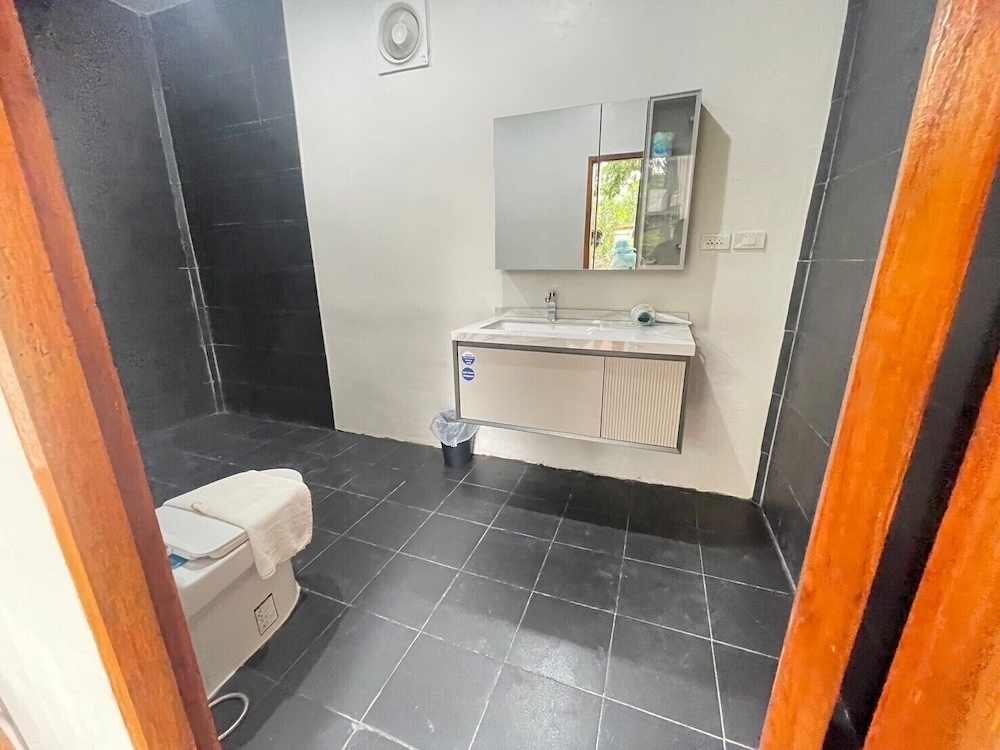 Quadruple Room, River View photo 2