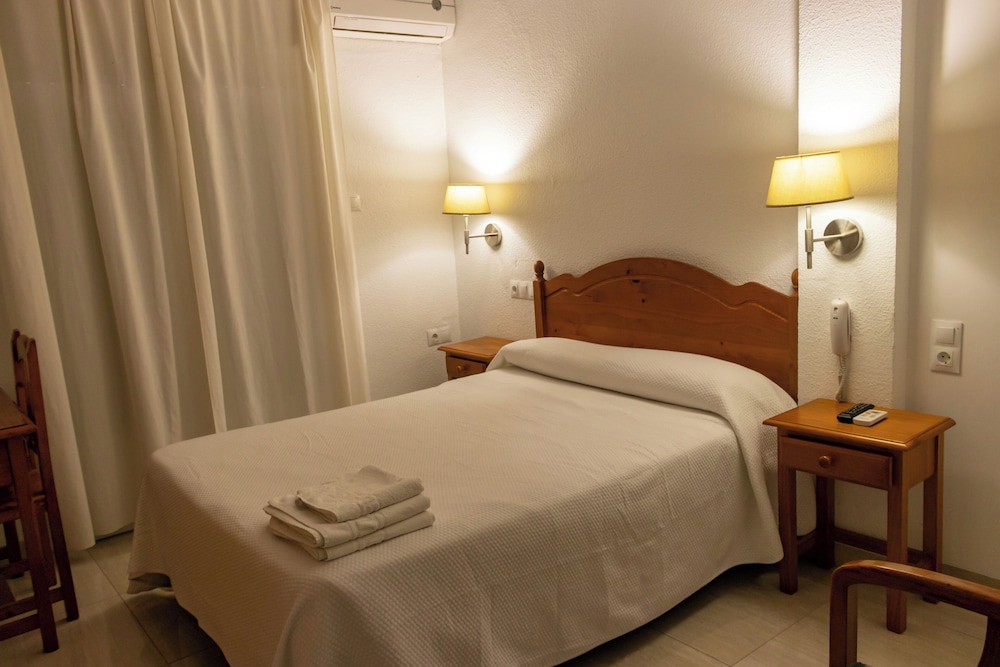 Standard Double Room - Photo 4