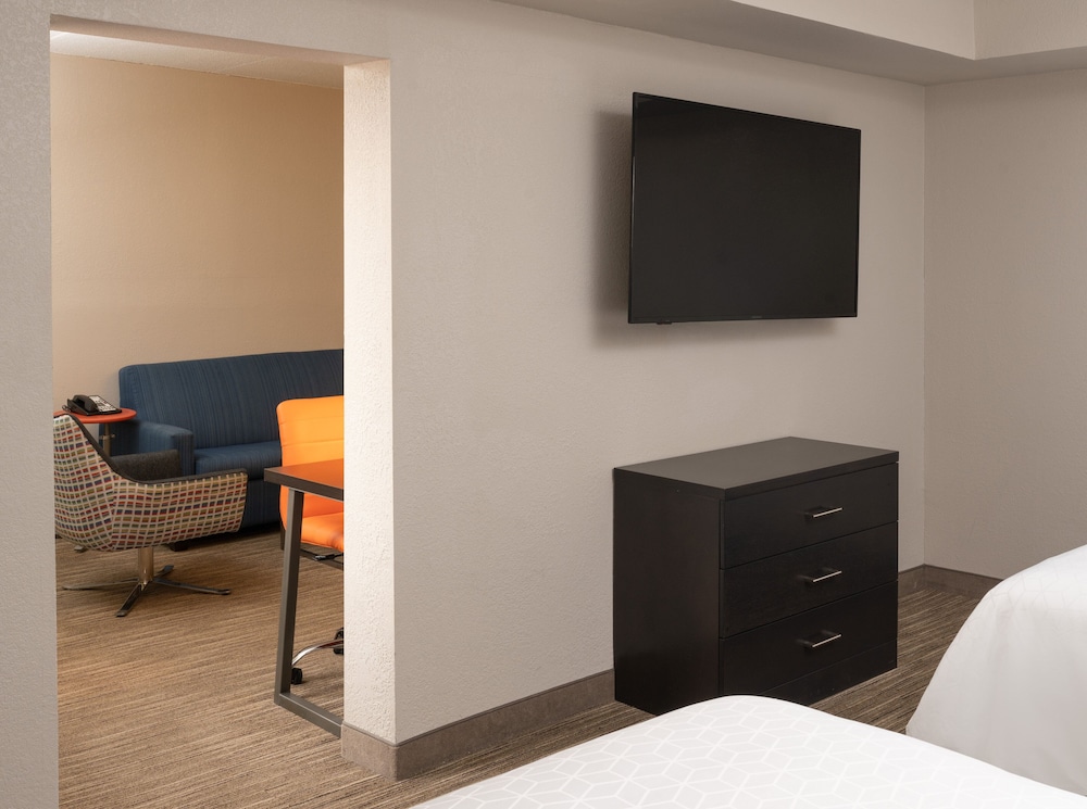 Suite, 2 Queen Beds, Non Smoking