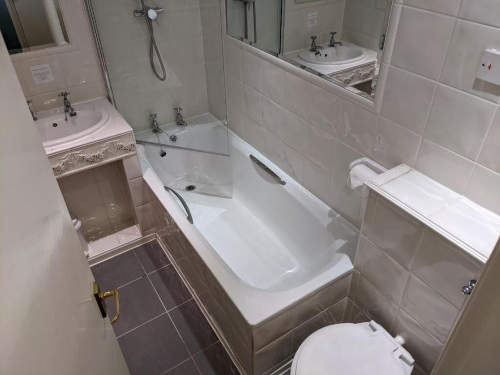 Standard Triple Room - Photo 4