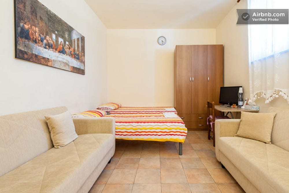 Standard Room (Camera 01)