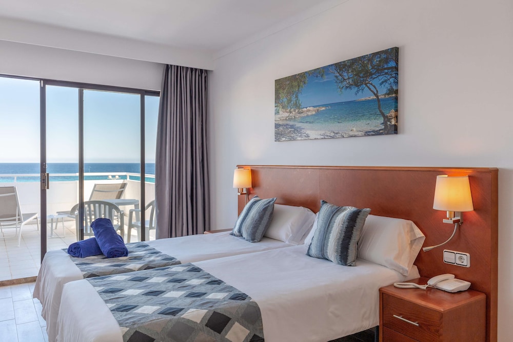 Double Room, 2 Twin Beds, Sea Facing