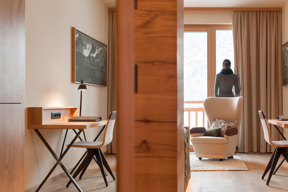 Double Room, Balcony, Mountain View (Alpin South + entrance to AQUA Dome) photo 2