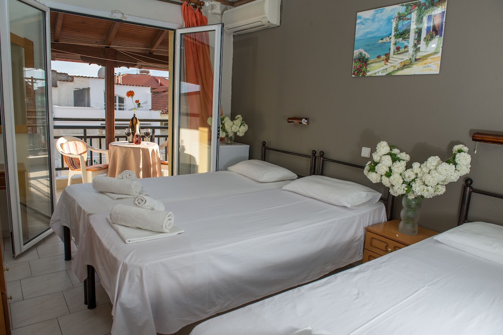 Triple Room, Partial Sea View photo 1