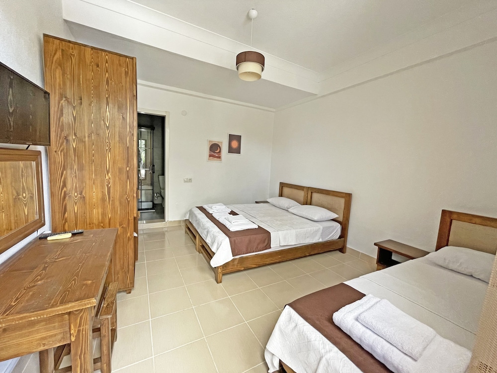 Standard Triple Room, Garden View photo 1