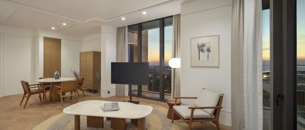 Suite (Regency)