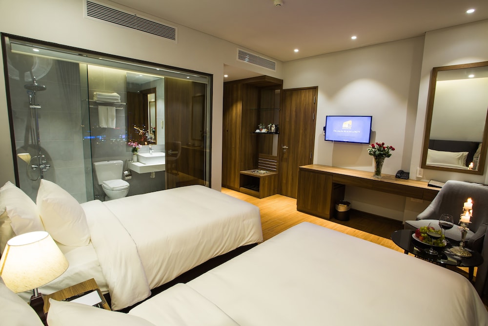 City Light Room - Photo 2