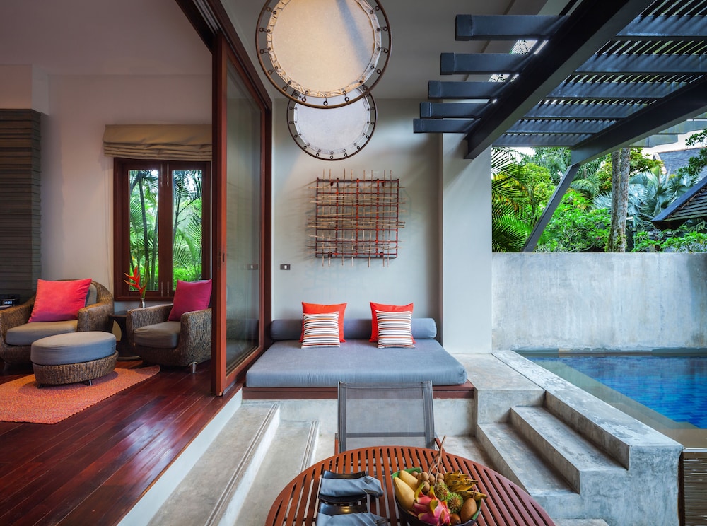 Private Pool Suite - Photo 2