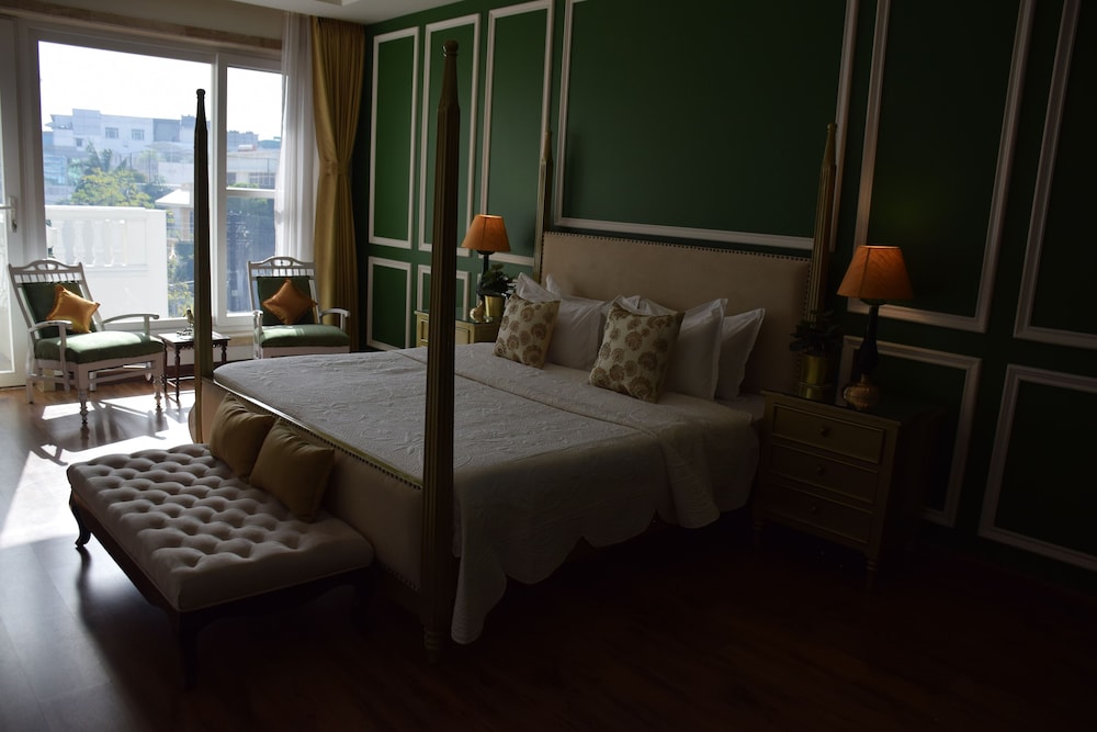 Suite - Photo 3