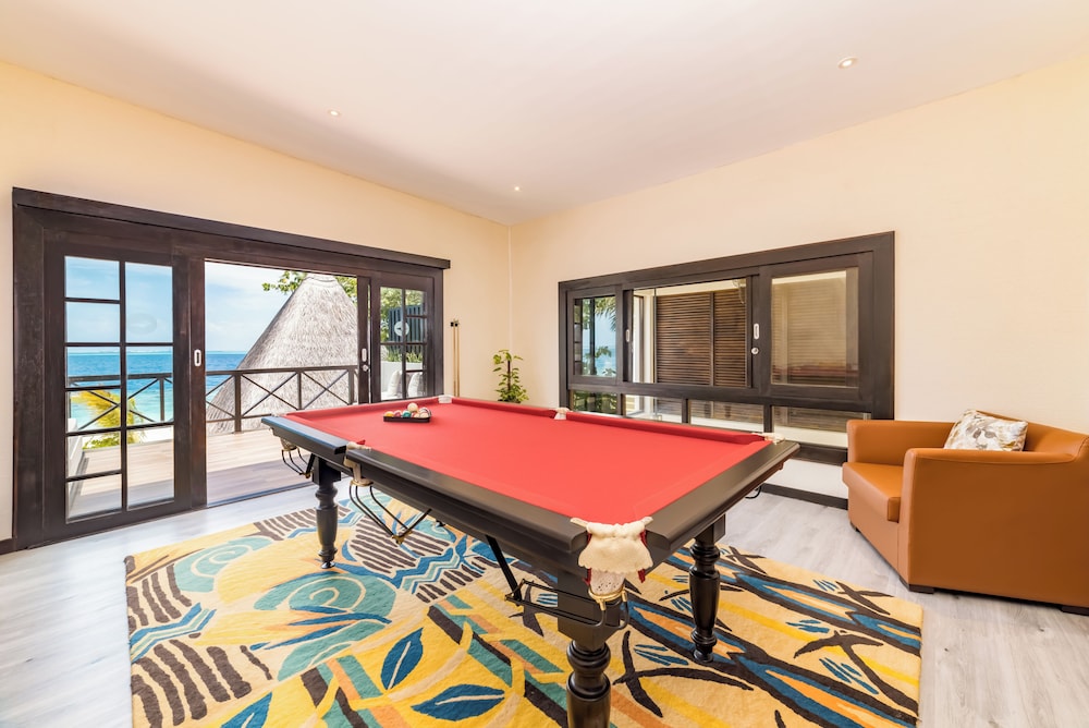 Sunset Earth Pool RESERVE - 3 Bedroom - Photo 8
