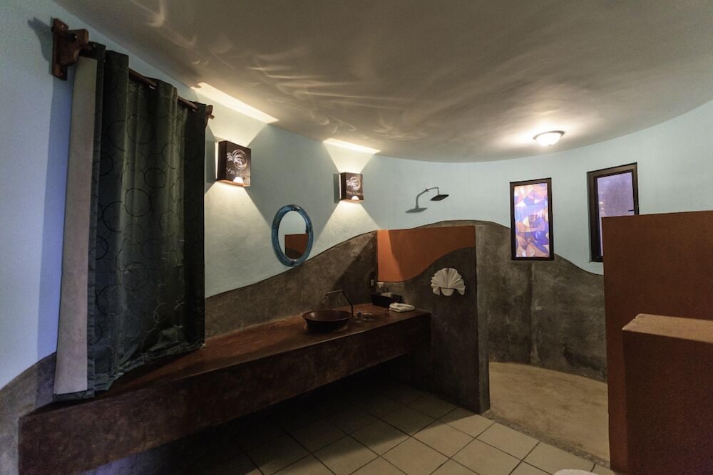 Comfort Room photo 2