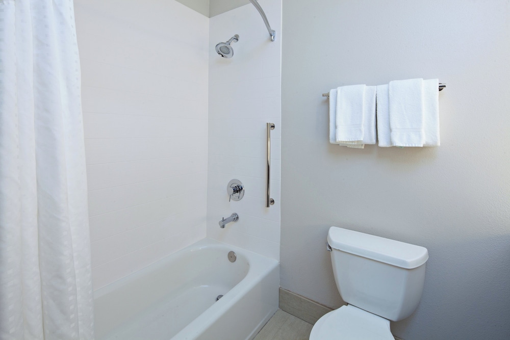 Suite, 2 Queen Beds - Photo 5