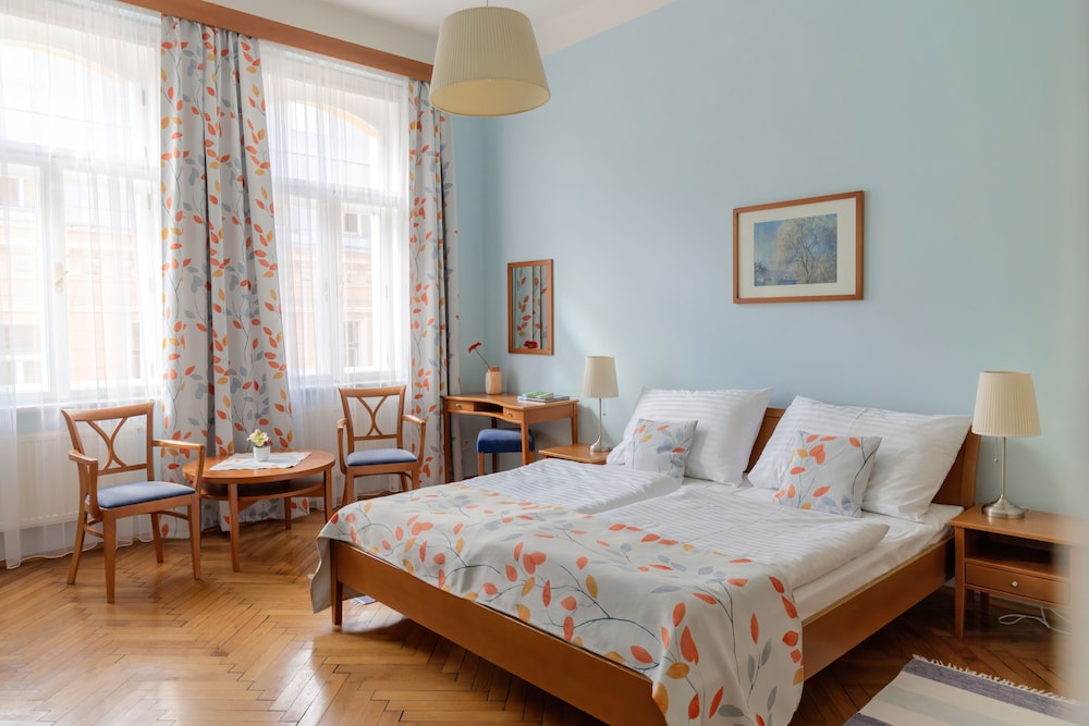 Standard Apartment, 2 Twin Beds, Kitchen, City View