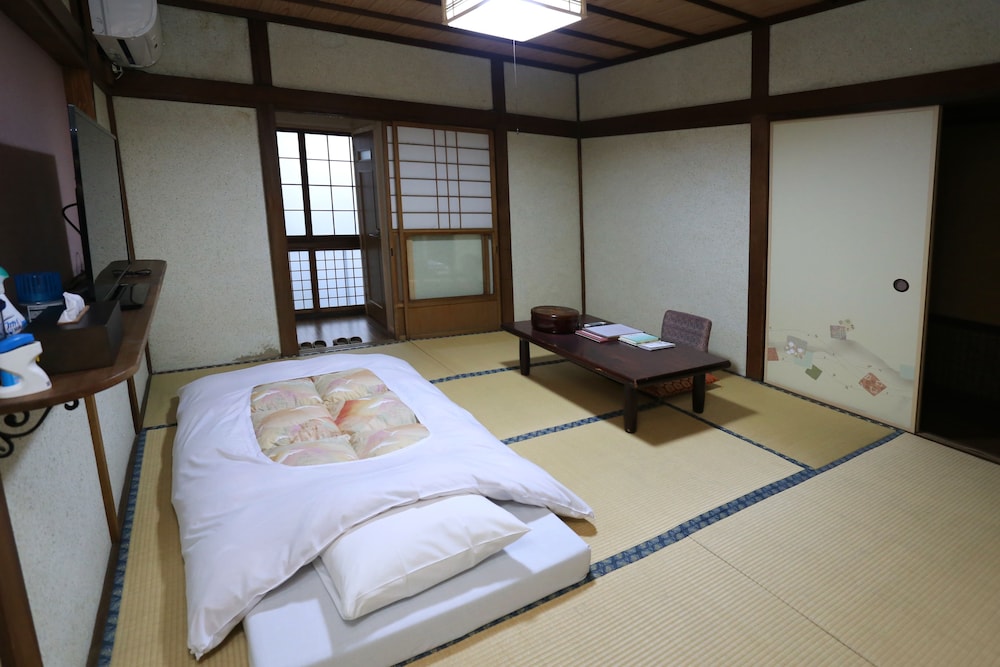 Japanese Room, Non Smoking, with Toilet 13.24sqm Max. 2 Futon photo 3