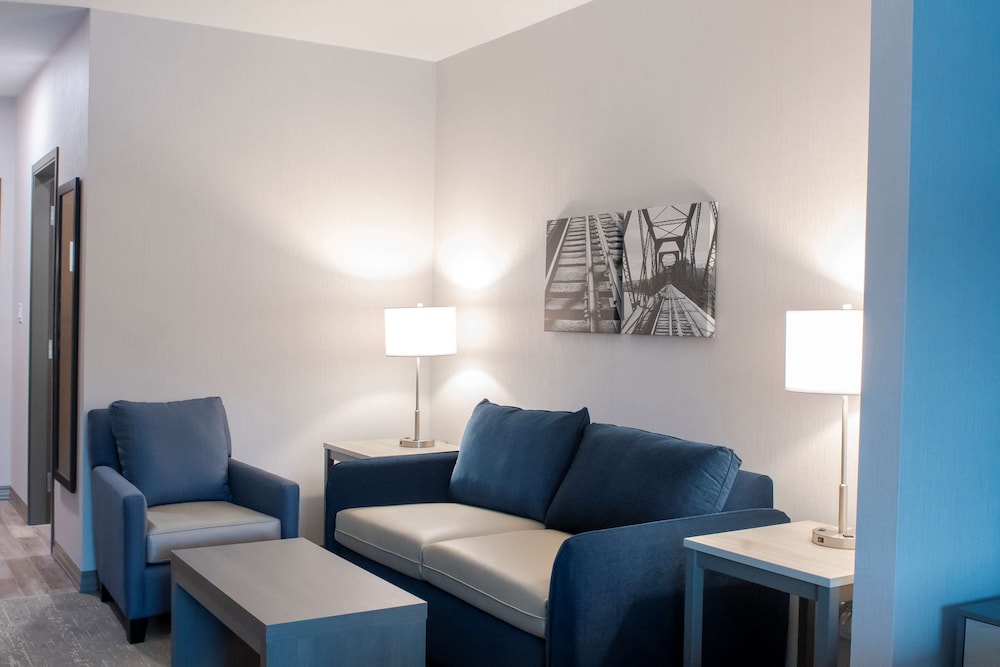 Standard Room, 2 Queen Beds, Non Smoking, Refrigerator & Microwave (with Sofabed) - Photo 3