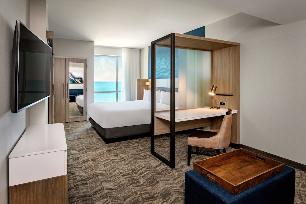 Suite, 1 King Bed with Sofa bed (Hearing Accessible) - Photo 1