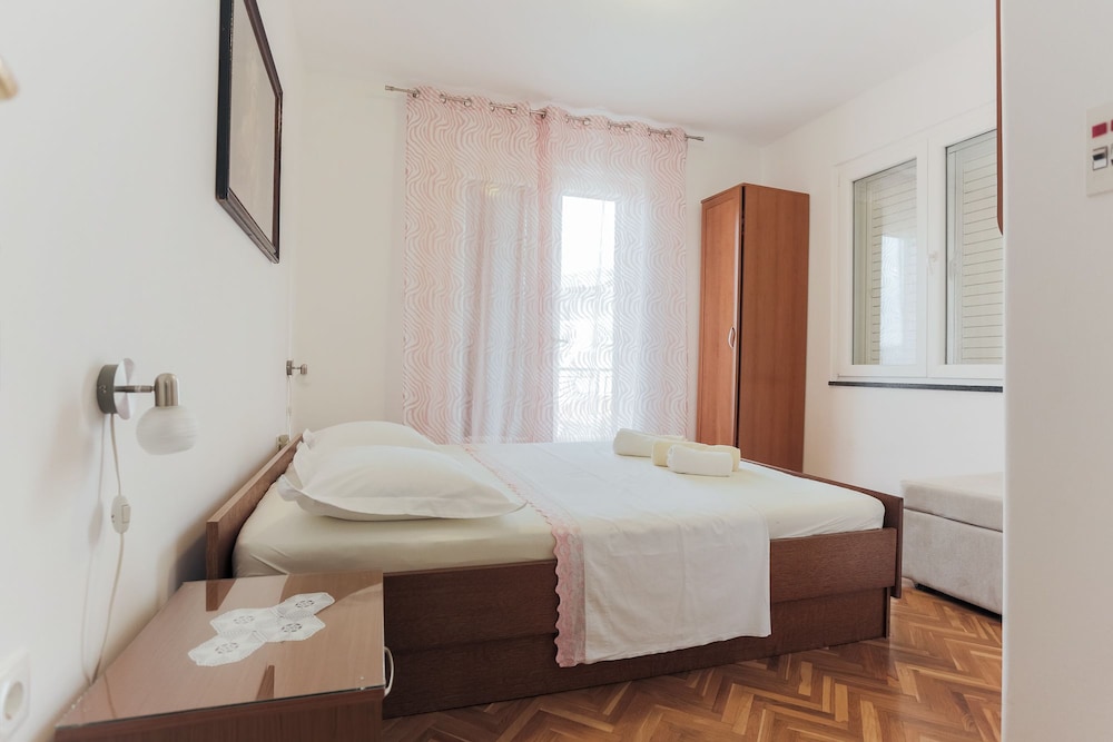 Deluxe Apartment photo 3