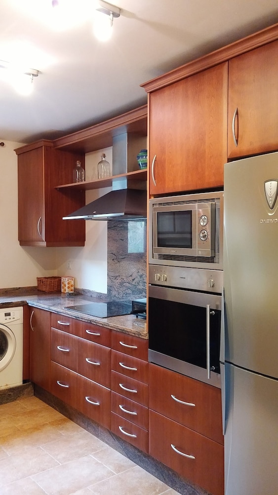 Family House, 2 Bedrooms, Mountain View (6 people) - Photo 1