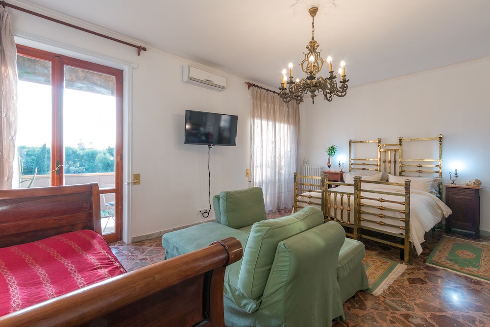 Superior Double Room, Balcony, Garden View