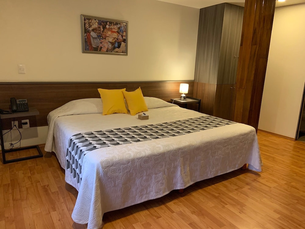 Executive Loft, Housekeeping