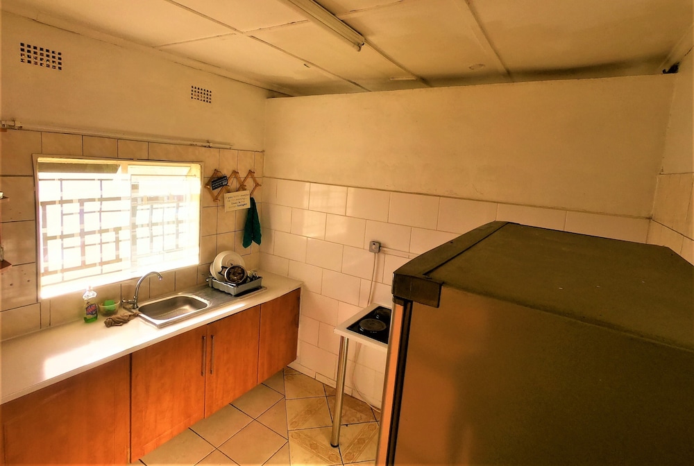 Shared Dormitory, Women only photo 3