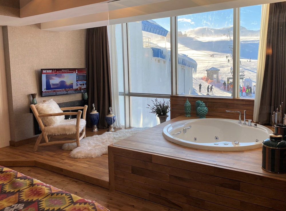 Deluxe Suite, 1 Bedroom, Jetted Tub photo 2