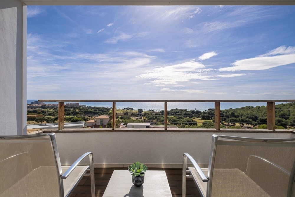 Deluxe Room, Terrace, Sea View (3 pax)