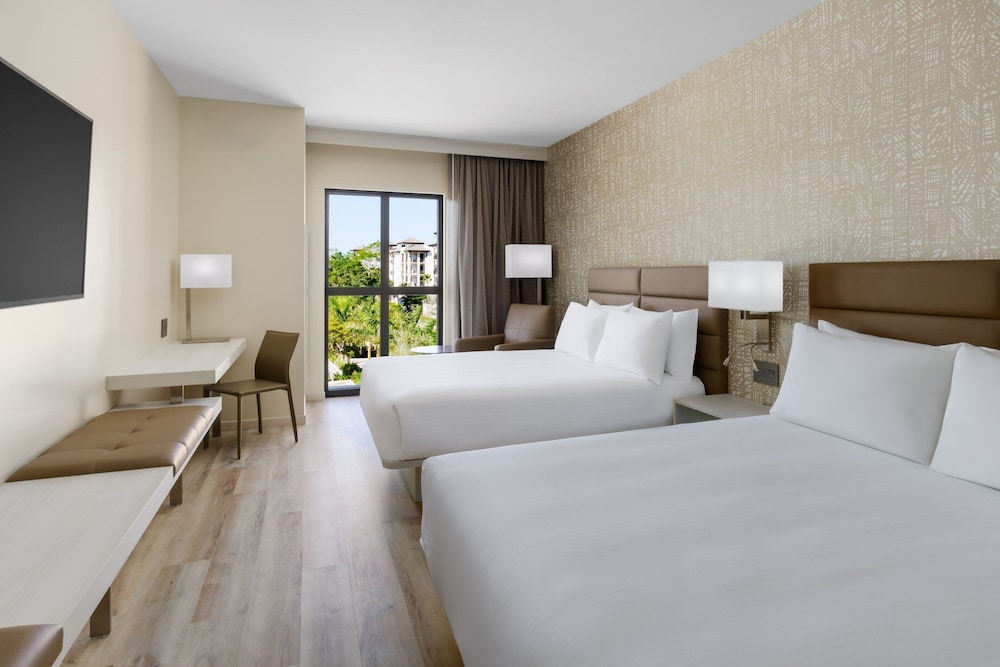 Standard Room, 2 Queen Beds (Mobility/Hearing Accessible, Tub) - Photo 6