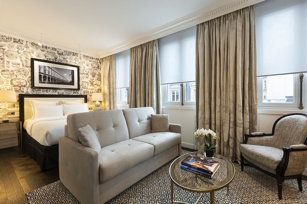 Junior Suite, 1 King Bed with Sofa bed photo 1