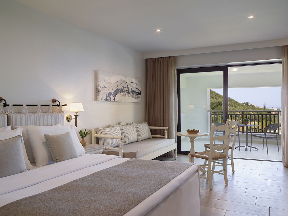 Family Open Plan Room - Photo 1