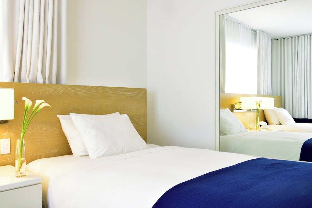 Superior Room, 2 Queen Beds photo 2