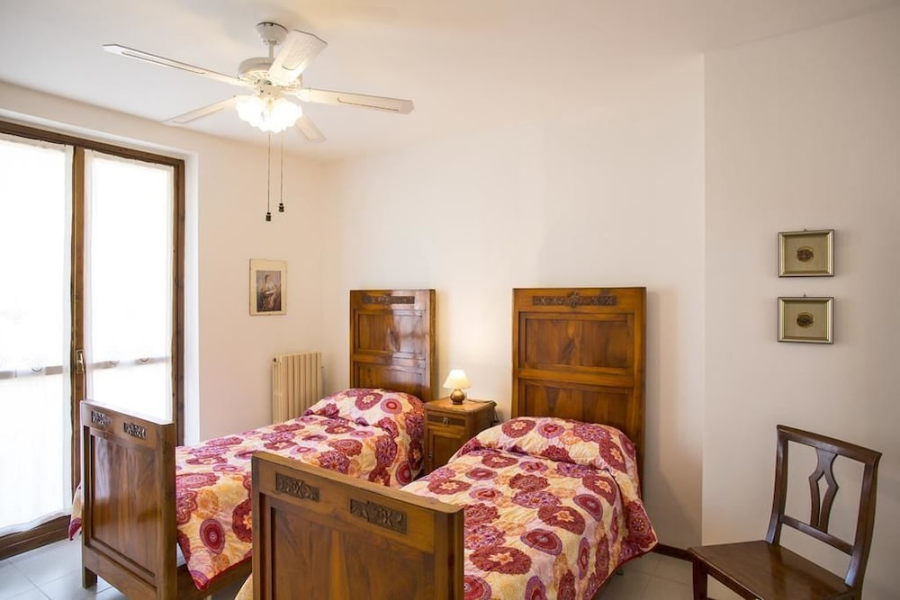 Twin Room (Private External Bathroom) photo 1