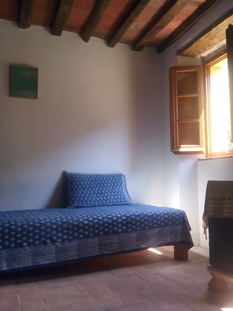 Traditional Triple Room, 1 Bedroom, Non Smoking, Private Bathroom photo 3