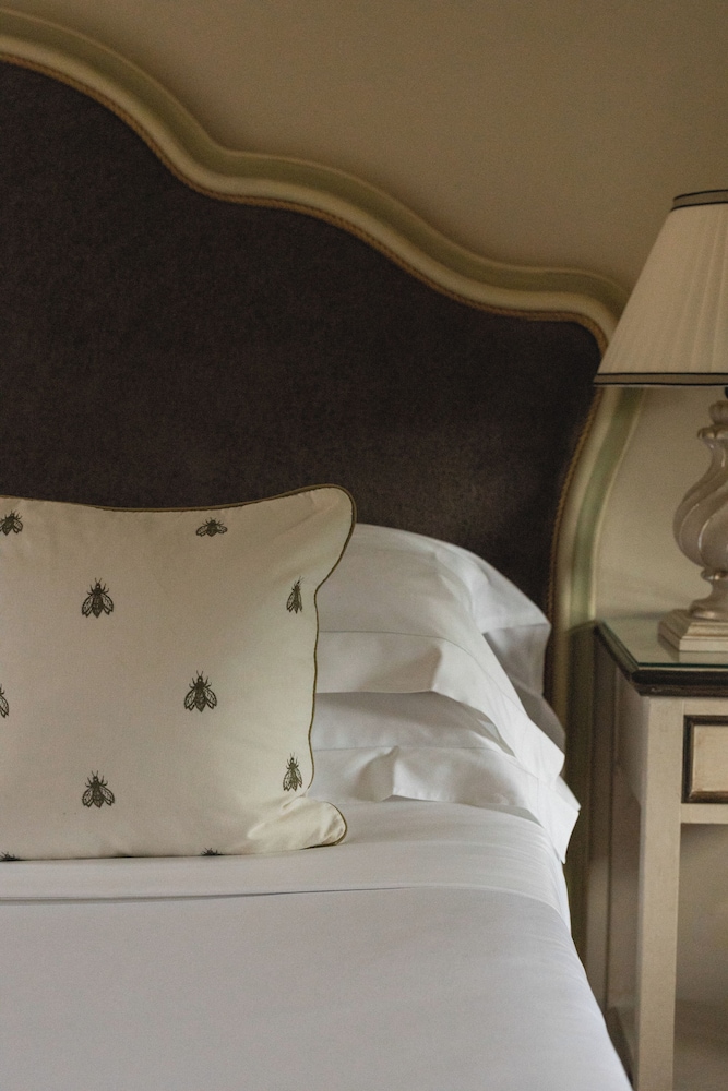 Attic Suite - Photo 6