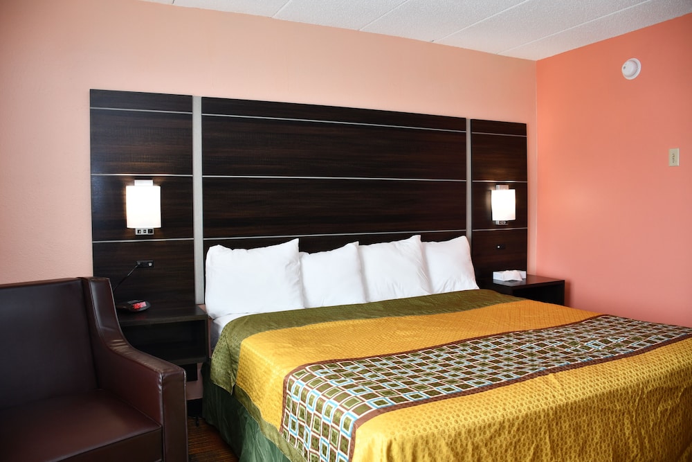 Standard Room, 1 King Bed, Non Smoking photo 3