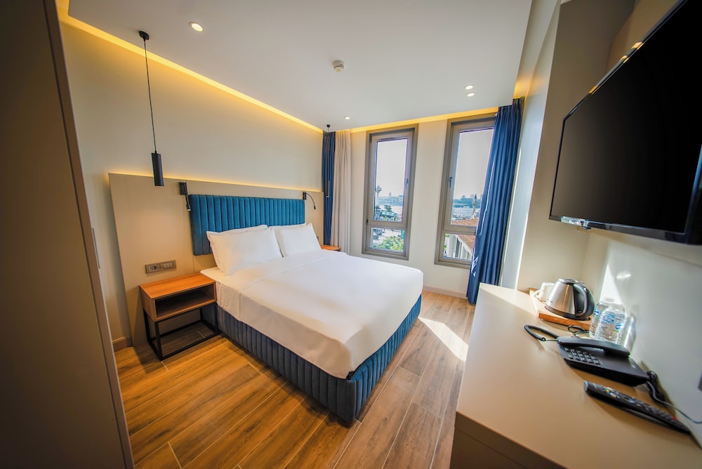 Superior Room, 1 Queen Bed, Non Smoking, Sea View photo 2