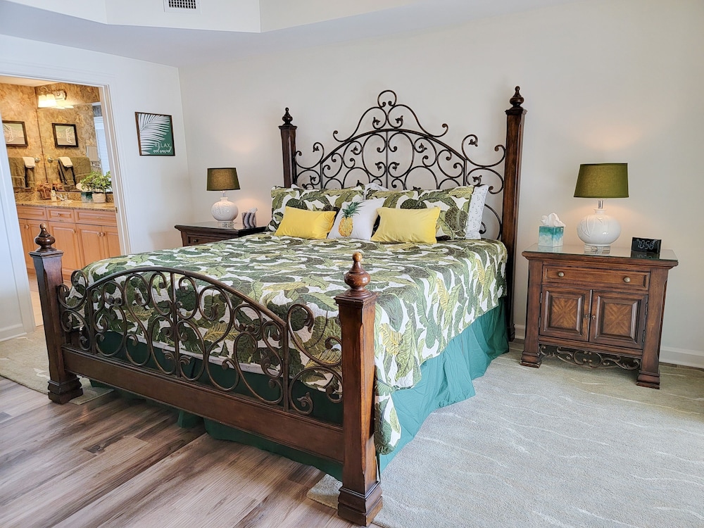 Condo, 3 Bedrooms