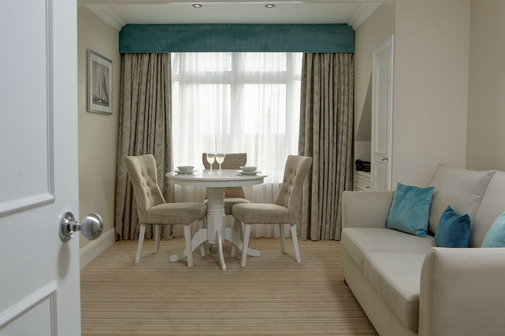 Deluxe Suite, 1 King Bed, Non Smoking (View) - Photo 4