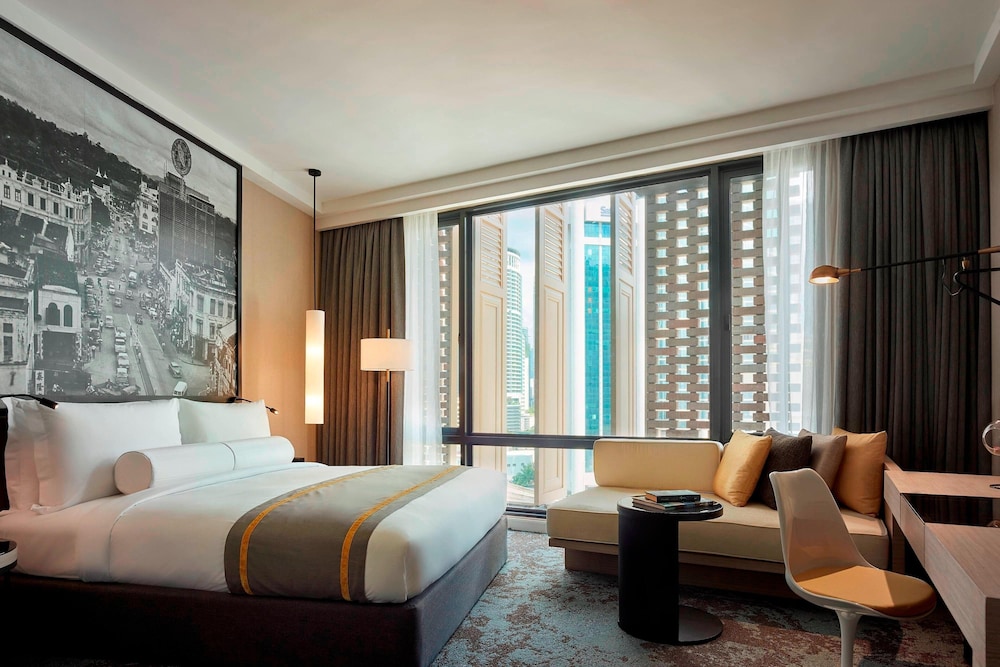 Deluxe Room, 1 King Bed with Sofa bed