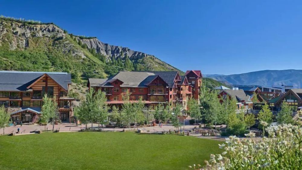 Condo (Luxury Ski In, Ski Out 3 Bedroom Moun)