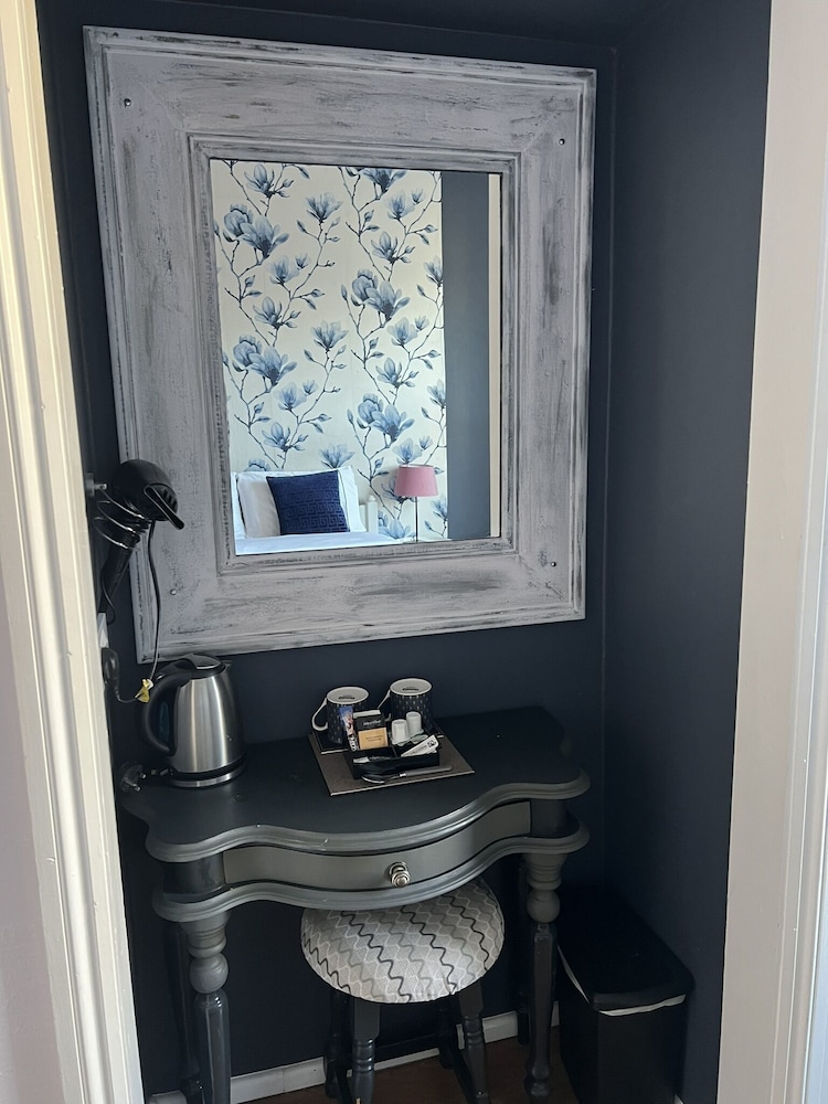 Classic Double Room, Ensuite, Courtyard View photo 1