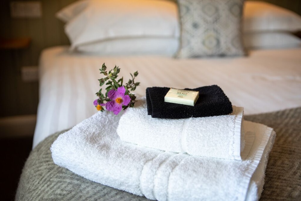 Suite, Ensuite photo 3