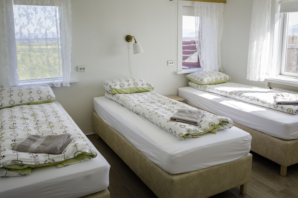 Basic Triple Room, 3 Twin Beds, Mountain View photo 1