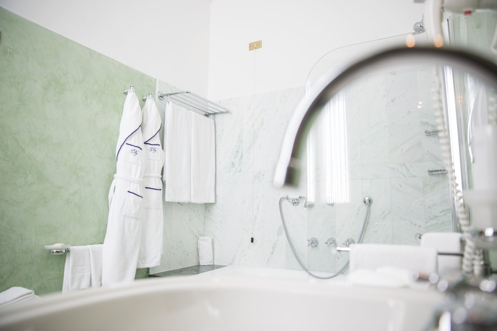 Junior Suite, Lake View (Prestige) - Photo 7