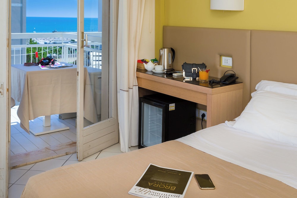 Double or Twin Room, Sea View photo 1