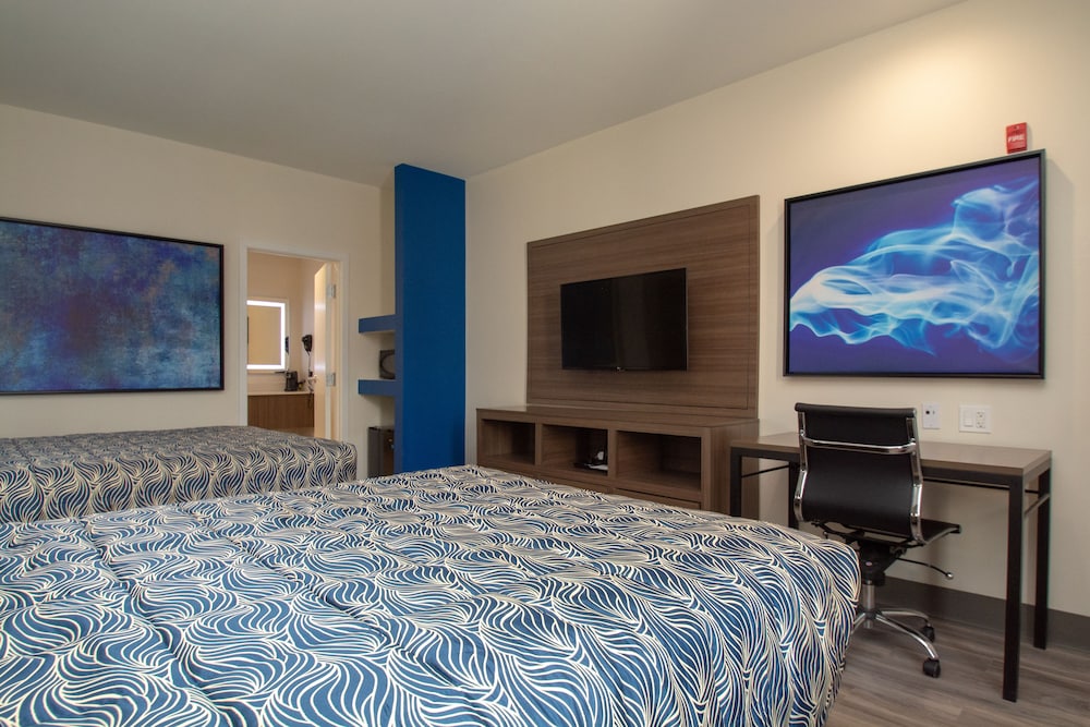 Standard Room, 2 Queen Beds, Non Smoking